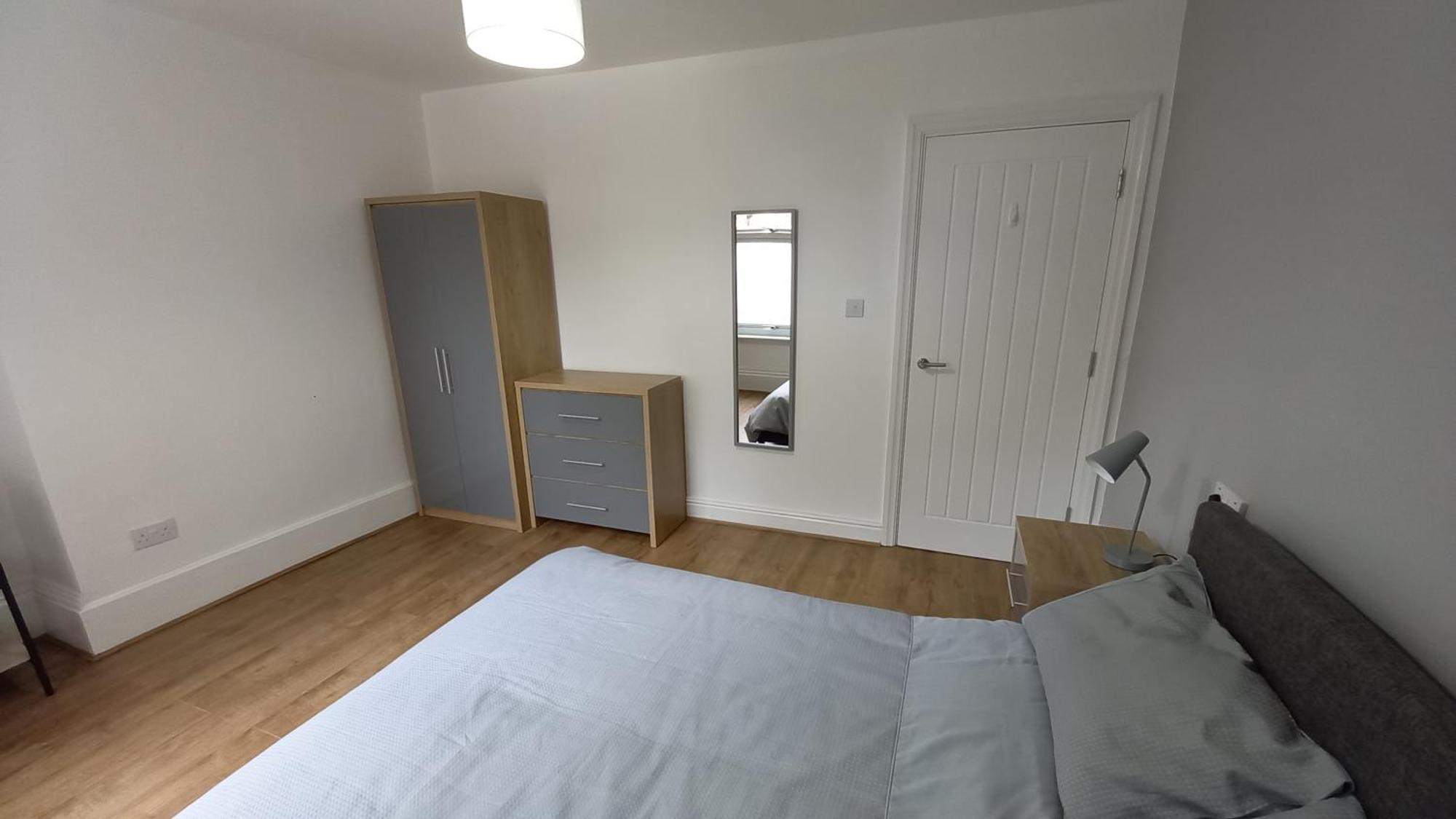 Modern 1 Bed Flat Near Lgi Hospital And Apartment Leeds (West Yorkshire)