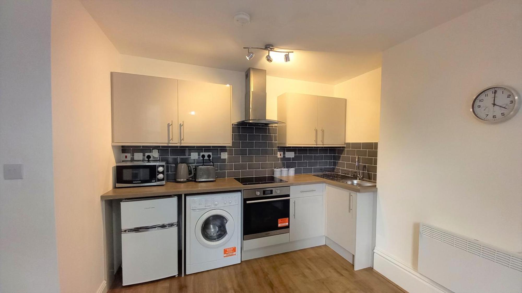 Modern 1 Bed Flat Near Lgi Hospital And Leeds (West Yorkshire)
